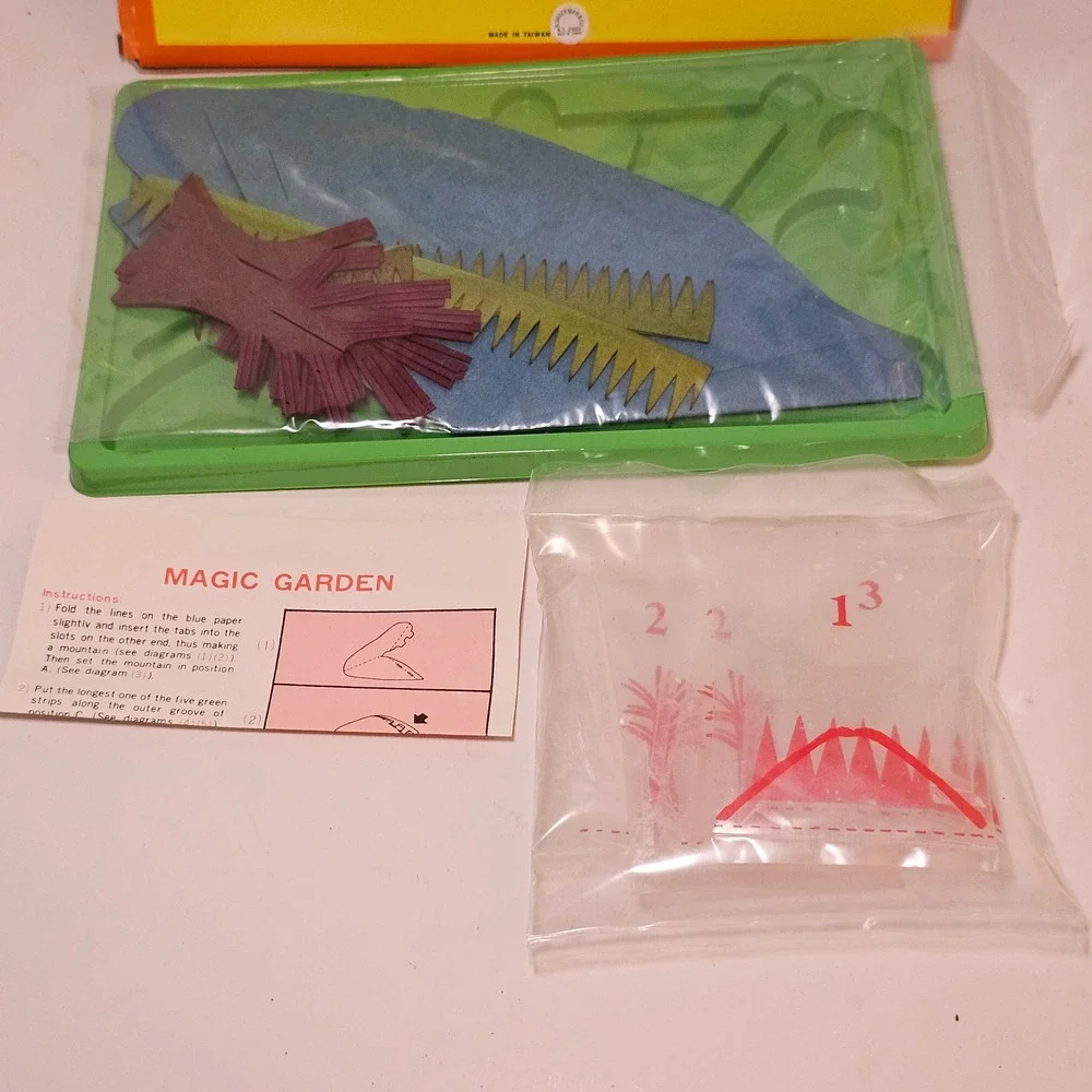 Vintage Retro Magic Garden Crystal Growing Kit B Made in Taiwan 2 Pack NEW‎